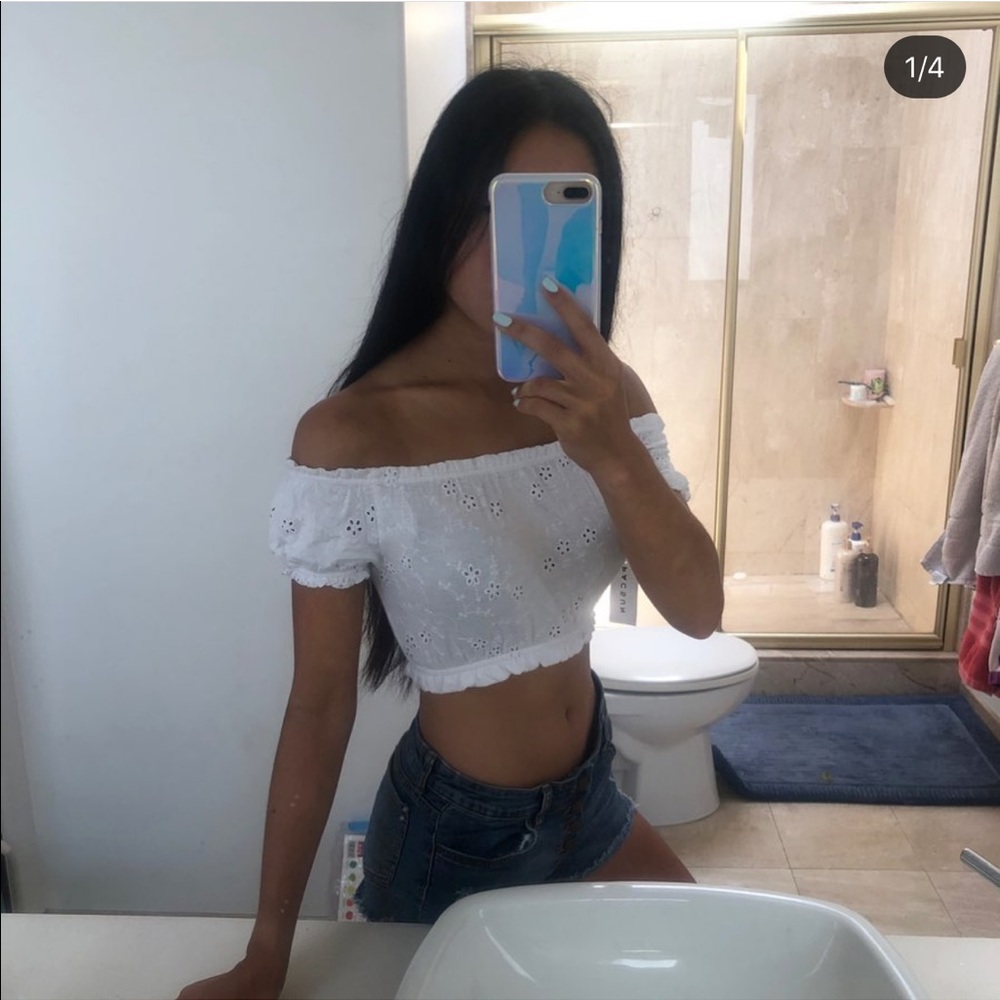 pacsun la hearts white flower embroidered crop top
